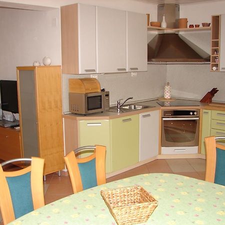 Apartma Veverin Lokve エクステリア 写真