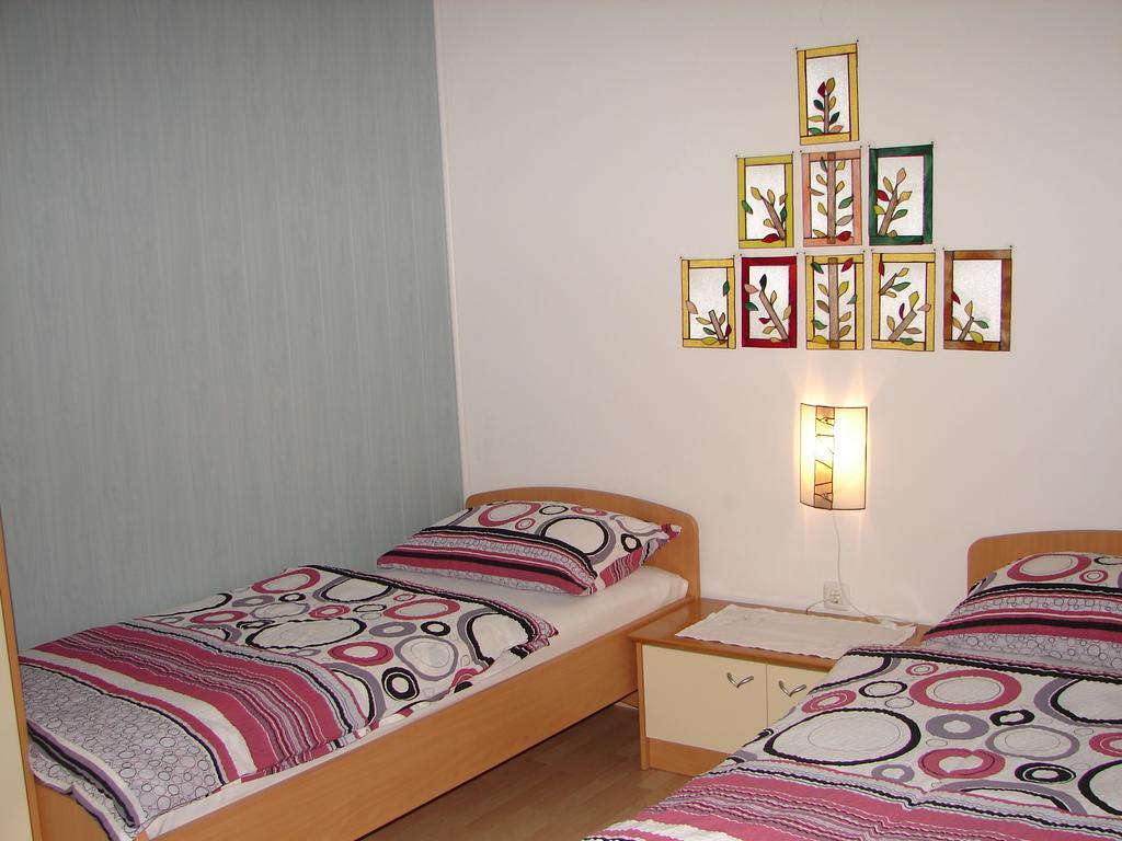 Apartma Veverin Lokve エクステリア 写真